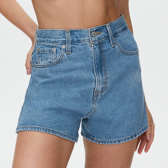Aritzia Pants - Aritzia Levi’s High Loose Short in Number One Wash